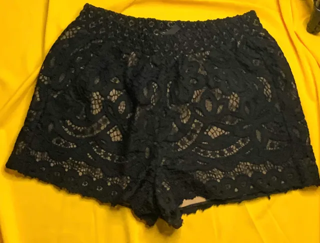 BCBGMaxAzria Lilli Lace Shorts Women Size S Black