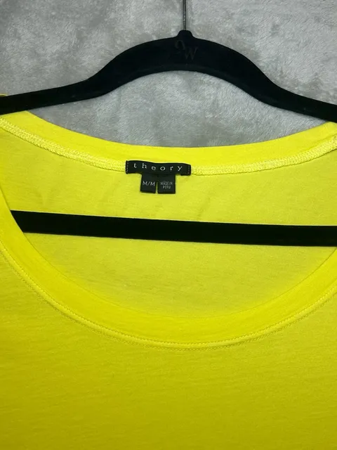 Theory T-Shirt Size M Neon Yellow Scoop Neck Short Sleeve Tee