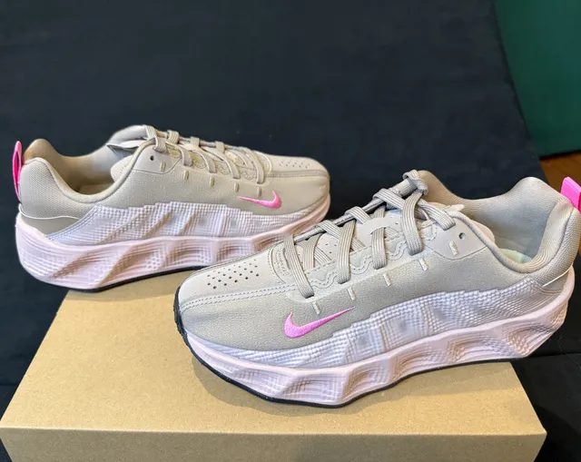 Nike React Sneaker Size 4.5Y Pink/Grey