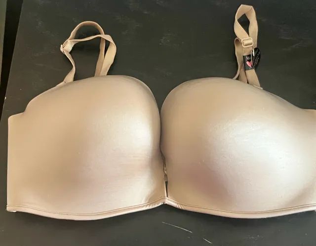 Victoria's Secret Bombshell Bra Size 36D Nude Push-Up