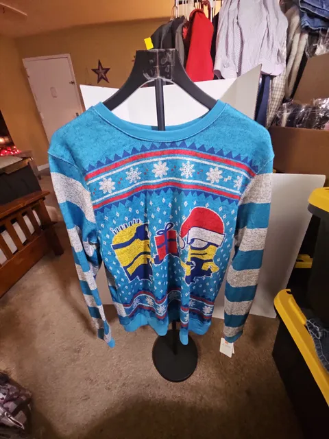 Despicable Me Minions Christmas Sweater Size M Blue Hawaii