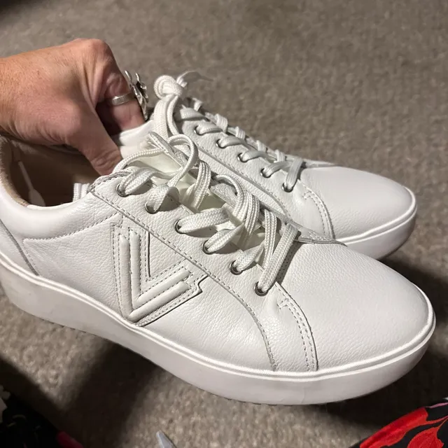 Vionic White Leather Sneakers 9.5