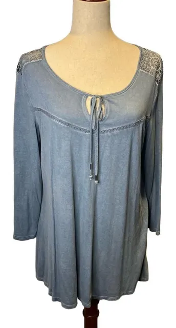 Madison & Berkeley Lace Shoulder Tunic Top Size L Blue