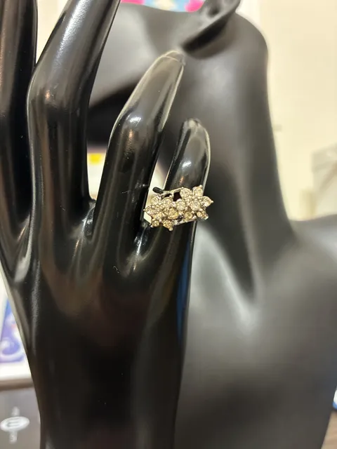 Vintage 1960s 18k HGE Floral Cluster Crystal Ring Size 4.5