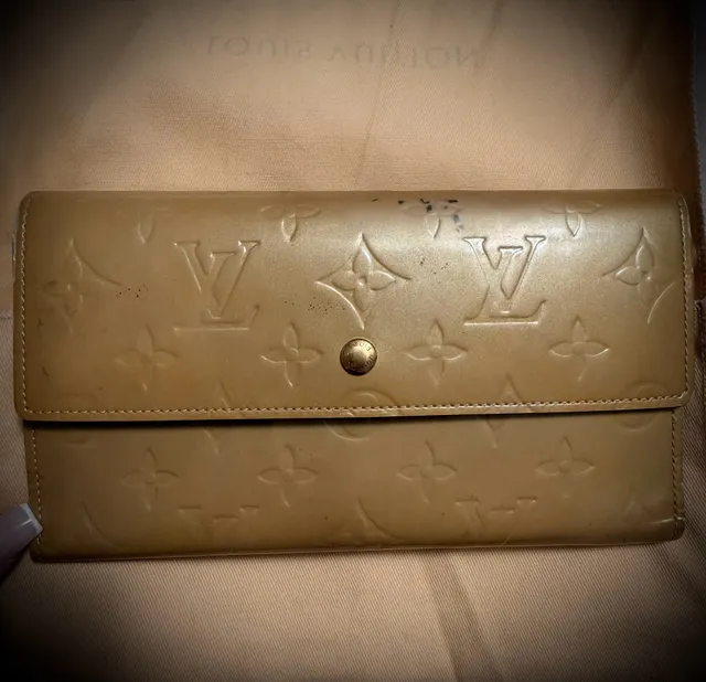 Louis Vuitton Monogram Vernis Trifold Long Wallet Beige