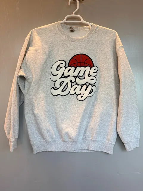 Gildan Game Day Basketball Patch Sweatshirt Size L Grey Pullover