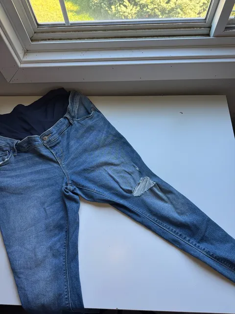 Old Navy Rockstar Super Skinny Maternity Jeans