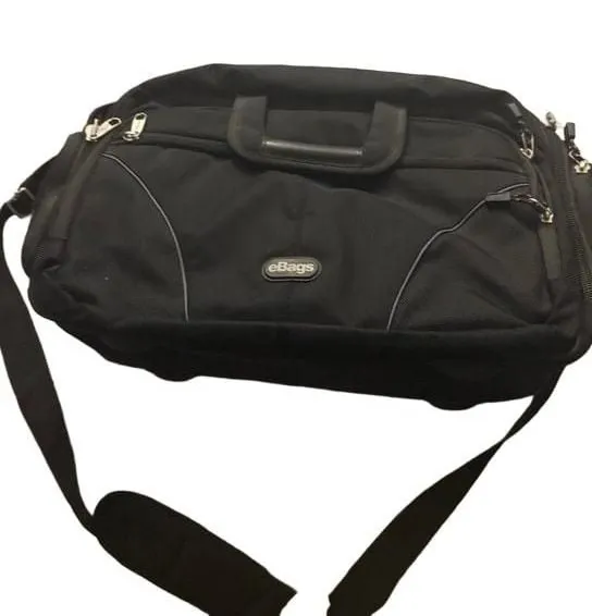 New - eBags Professional Laptop Briefcase Messenger Bag Black 15-17” Travel Carry On
The bag has a Foresee logo on the front.