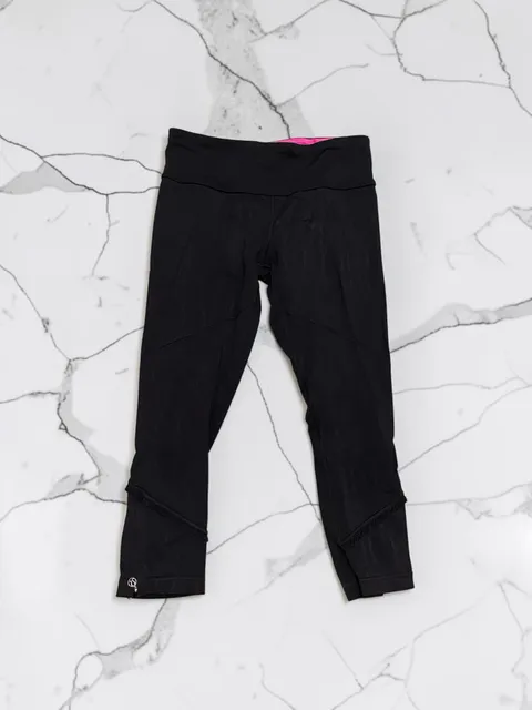 Lululemon Ruffle Black Print Zipper Cropped Leggings