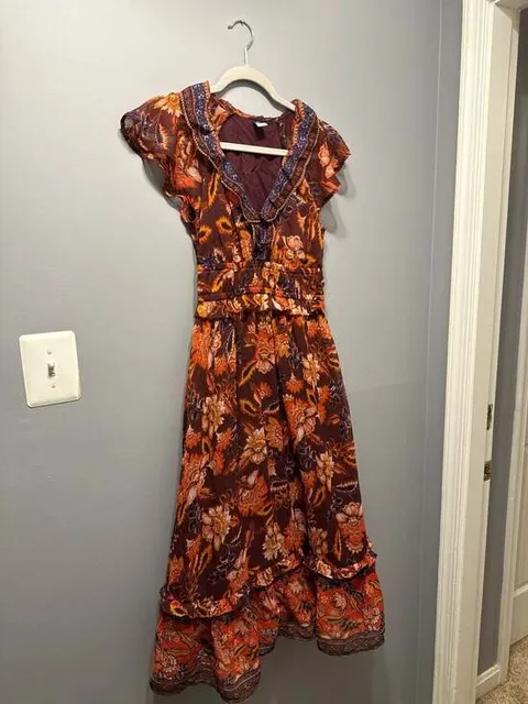 Old Navy Ruffled V-Neck Smocked-Waist Floral Maxi Dress, Size XS