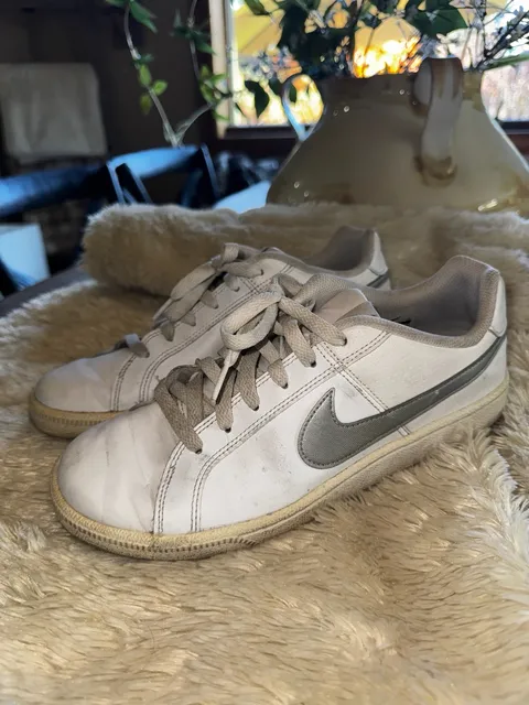 Nike Court Royal  SZ 9 WHITE/GREY Metallic Silver WOMENs SHOE SNEAKER