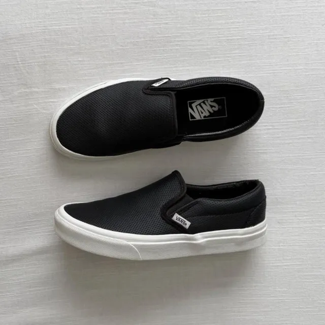 Vans Classic Slip-On Men 6.5 Black Perforated Leather