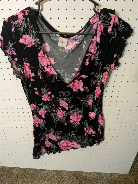 Unbranded Floral Top Size S Black Pink V-Neck Short Sleeve Asymmetric