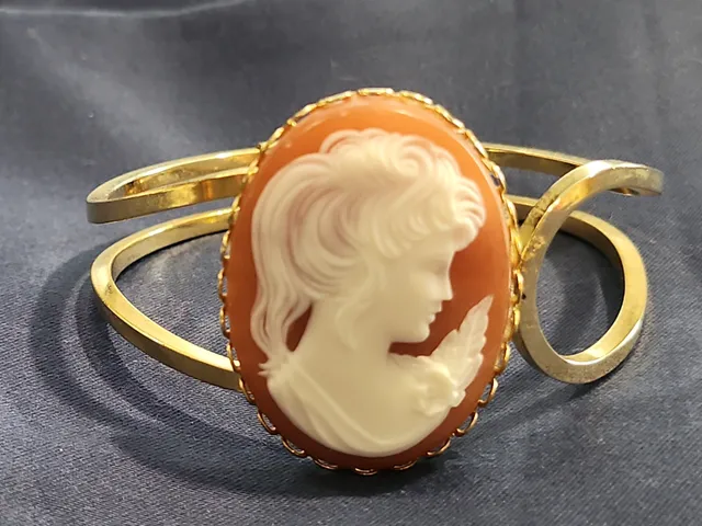 Vintage Gold Tone Cameo Bangle Bracelet Resin Portrait Cuff Jewelry