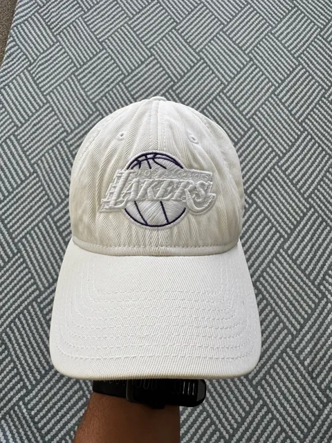Reebok Los Angeles Lakers OSFA White Corduroy NBA Hat
