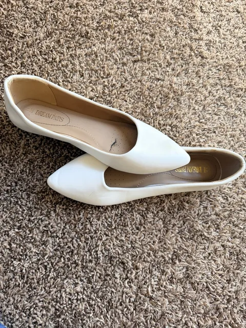 Dream Pairs Flats Size 11 White Pointed Toe Slip-On Shoes