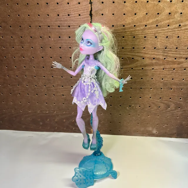 Monster High Haunted Getting Ghostly Twyla Doll