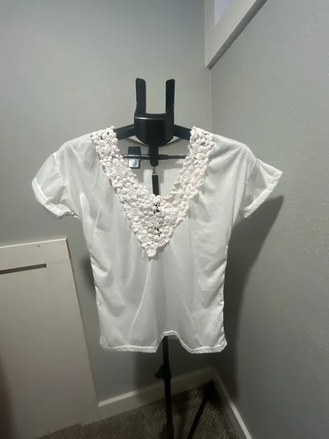 OVERMAN V-Neck Top Size M White Crochet Lace Neckline Short Sleeve