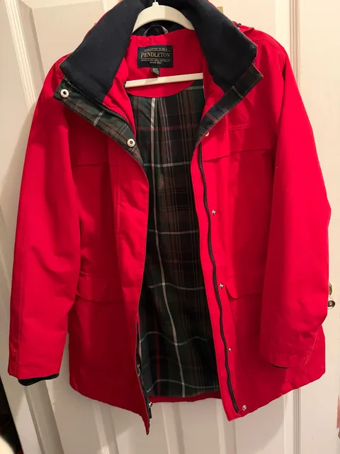 Pendleton Parka Jacket Size M Red Plaid Lined Winter Coat