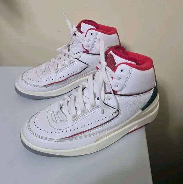 Air Jordan 2 Retro Origins Shoes Youth Size 6Y Womens Size 7.5 Athletic Sneaker
