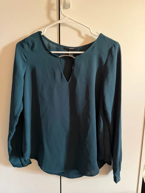 Forever 21 Hunter Green Chiffon Keyhole Blouse