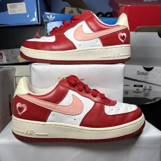 Size 8 - Vintage 2004 Nike Air Force 1 Valentine’s Day 307109 164