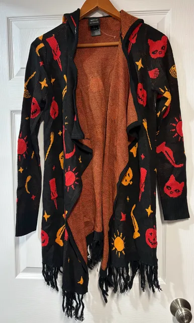 Her Universe Disney Hocus Pocus Cardigan Size M Hooded Fringe Open Knit