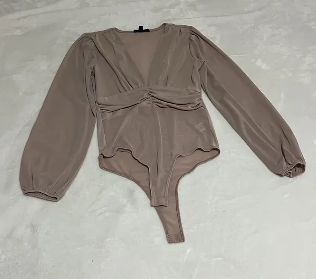Stella Luce Long Sleeve Bodysuit Size S Taupe V-Neck