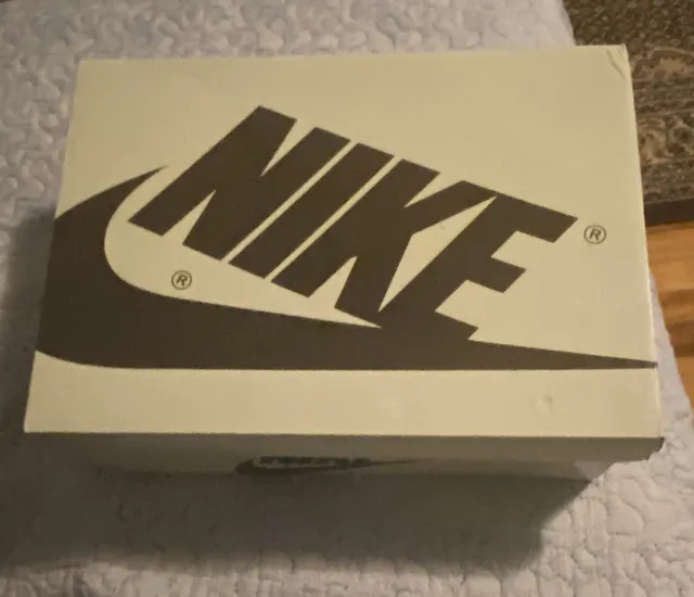 Nike Air Jordan 1 Retro Low OG Size 9.5 Travis Scott Olive