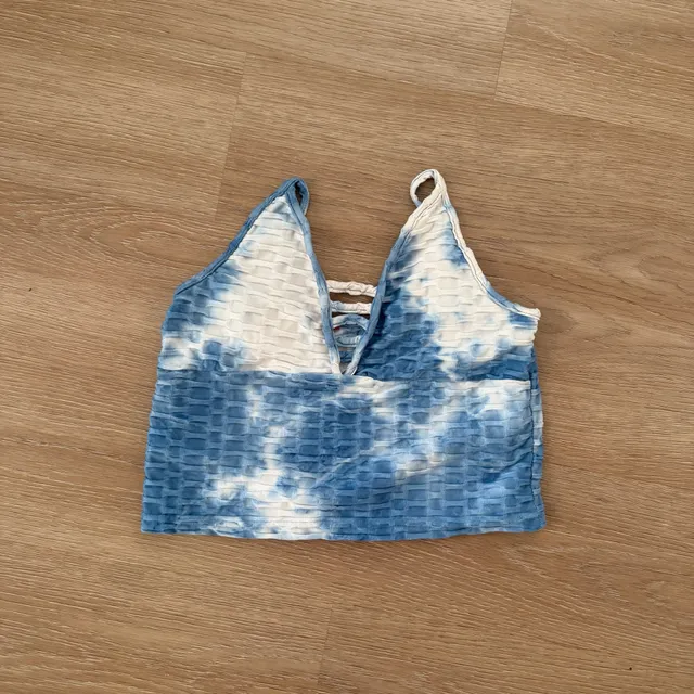 Tie Dye Textured Cropped Tank Top Blue White