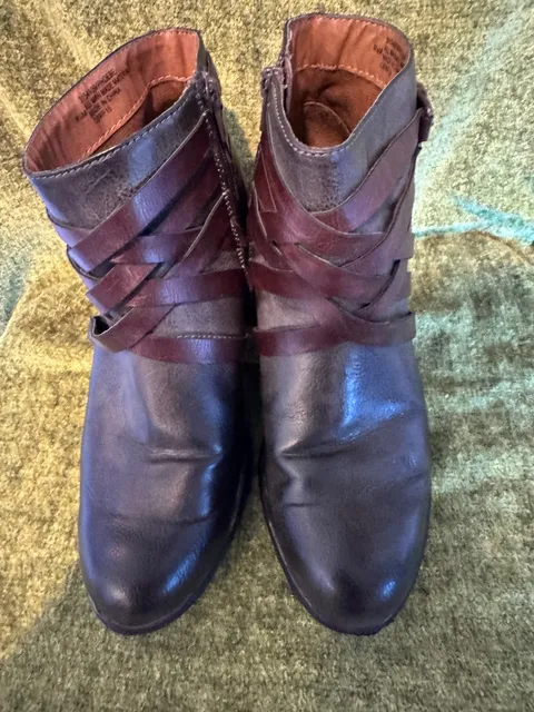 EuroSoft Phoebe Size 9.5M Ankle Boots Brown Strappy Buckles