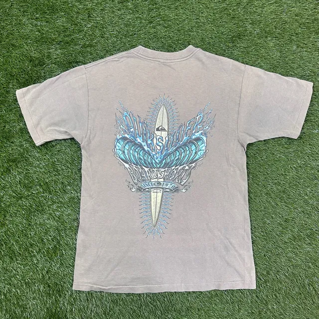 Vintage 90s Quiksilver Surf T-Shirt Dagger Wave Graphic Faded Skate Tee Small