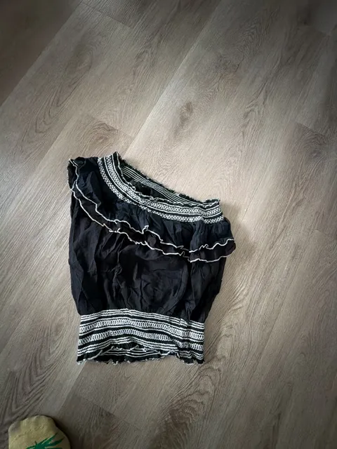 H&M Smock-Detail Muslin Top Black