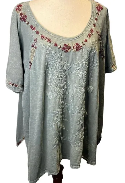 CAITE Embroidered Tunic Size X Large Blue Floral Boho Short Sleeve