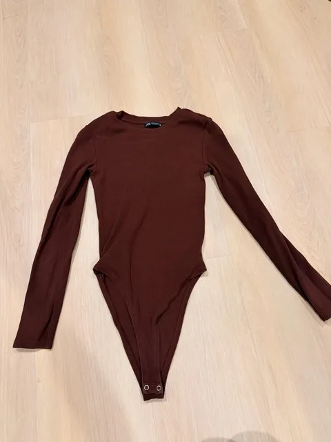 Zara Ribbed Long Sleeve Bodysuit Size M Brown