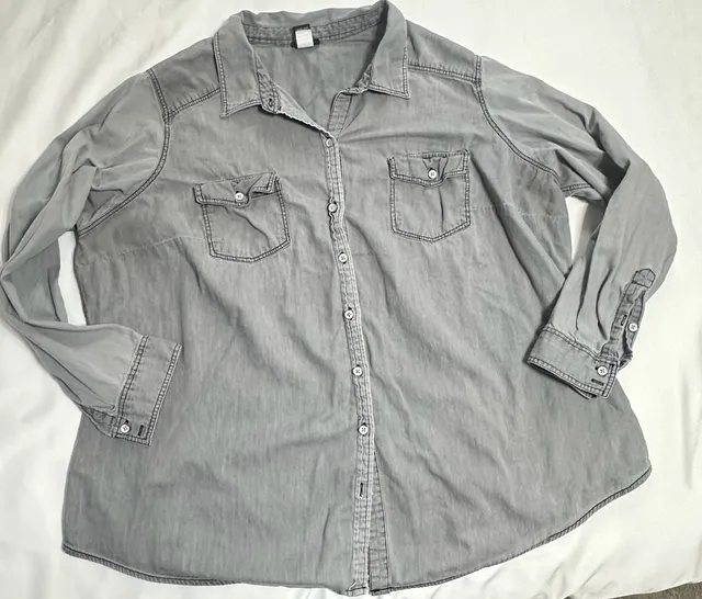 Torrid Denim Button-Up Shirt Size 3 Gray Long Sleeve
