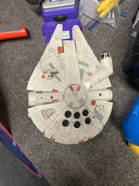 Star Wars iHome Millennium Falcon Bluetooth Speaker Stand