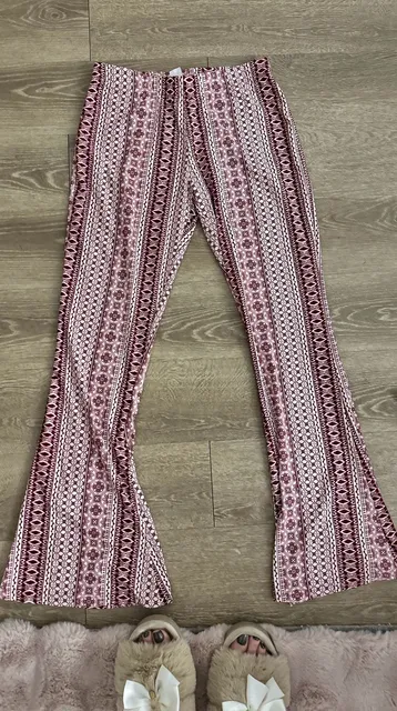 La Gypsy Boho Flare Pants Size L Burgundy White Geometric Print