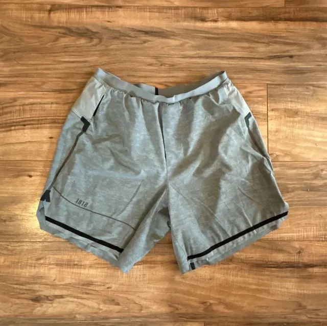 Lululemon Athletic Shorts Size M Gray