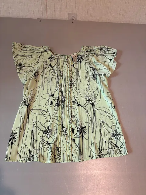 worthington blusa con estampado con bóton de cuello con cordón