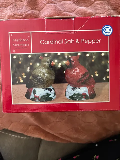 NIB Mistletoe Mountain Cardinal Salt & Pepper Shakers New