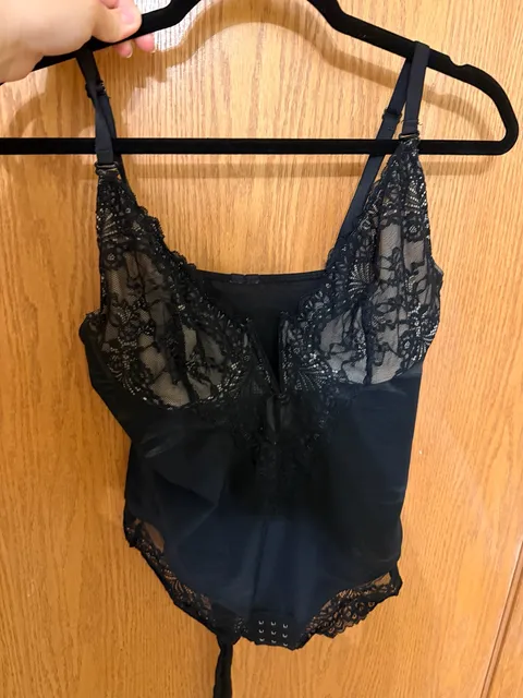 Popilush Lace Shapewear Bodysuit Size L Black V-Neck
