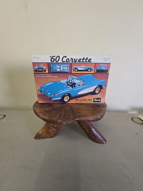Revell '60 Corvette 1/25 Scale Model Kit