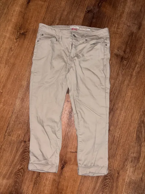Denizen from Levi's Modern Crop Pants Size 12 Beige