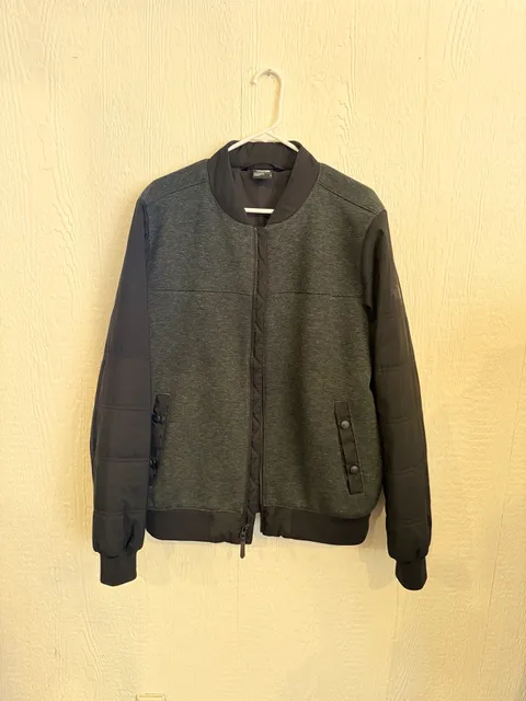 The North Face Bomber Jacket Size L Gray Black Quilted Sleeves
