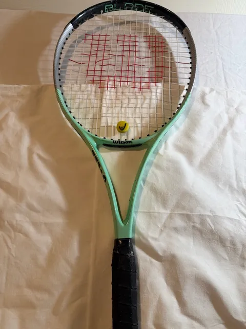 Wilson Blade Feel RXT 105 Tennis Racket Grip Size 3 4/38 Mint Green