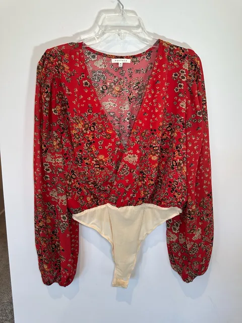 Bae Vely Floral Bodysuit Size M Red Long Sleeve Wrap V-Neck