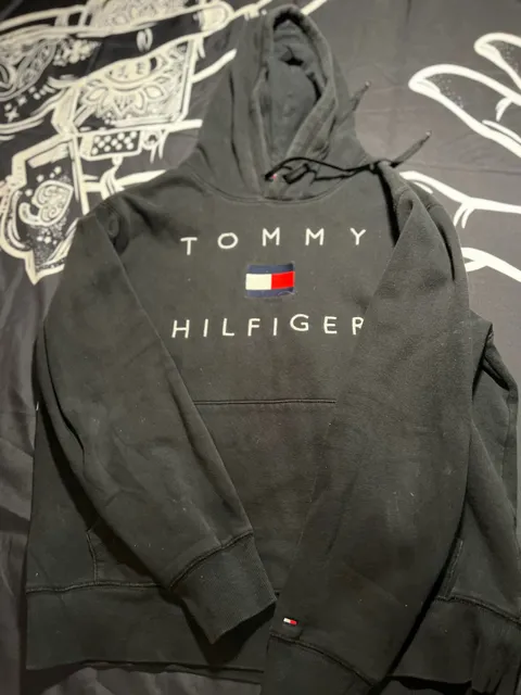 Tommy Hilfiger Men's Fleece Flag Logo Pullover Hoodie Black