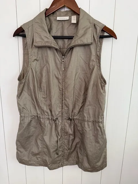 Weekends By Chico's Nylon Size 1 Taupe Utility Vest