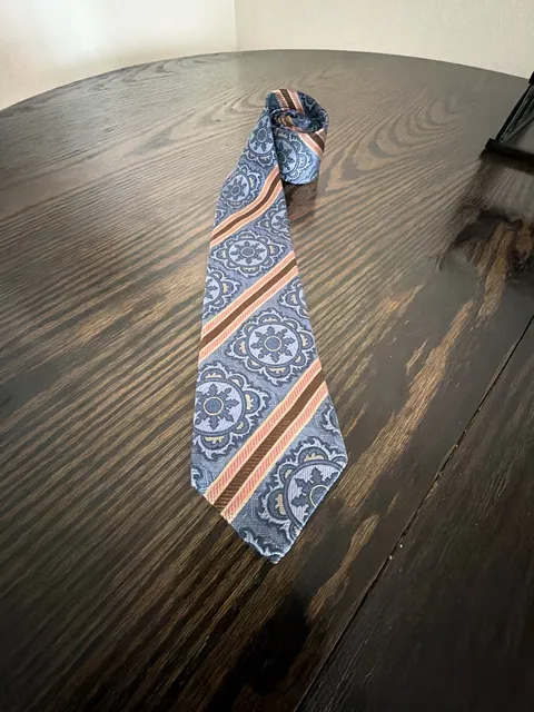 Robert Talbott Best Of Class Guffey's Silk Tie Blue Medallion Stripe
